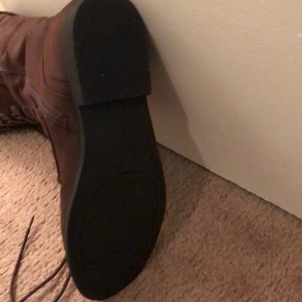 Boots - Picture 3 of 4